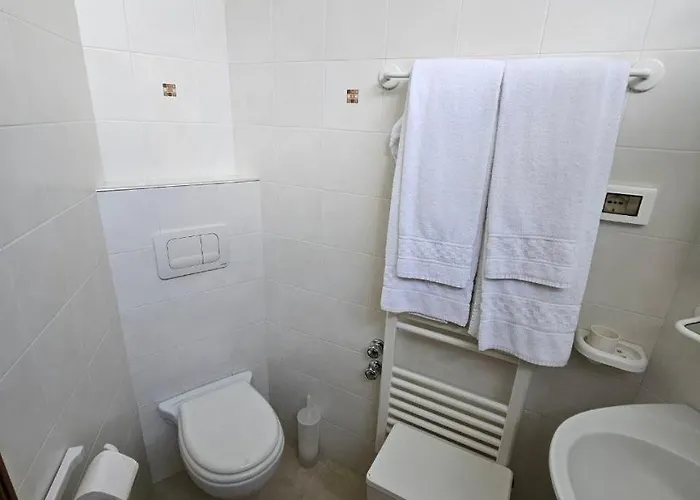 Albergo Nyers Ξενοδοχείο *