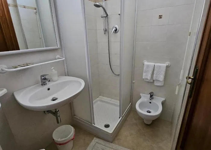 Albergo Nyers Ξενοδοχείο *