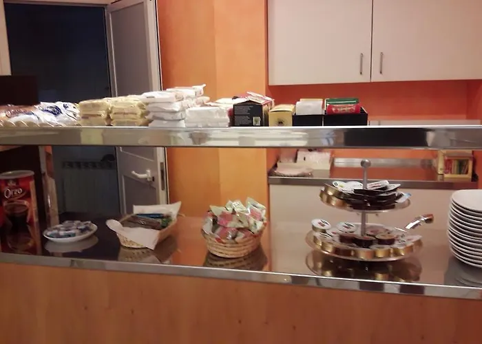 Albergo Nyers Ξενοδοχείο *