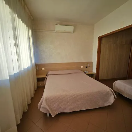 Albergo Nyers Hotel *