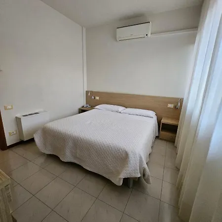 Hotel Albergo Nyers *