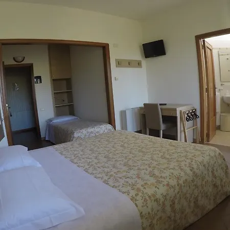 Nyers Hotell