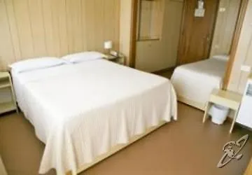 Albergo Nyers Hotel *